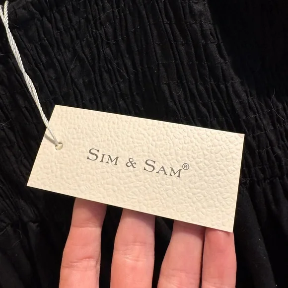 Elegant Black and White Maxi Dress - Picture 7 of 8